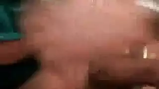 شقراء ساخنة تتعرى تمامًا وتمارس الجنس مثل نجم إباحي