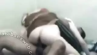 محارم مصري و شاب فاجر ينيك أخته من أمه بعد أن يغريها ويجعلها تعشقه