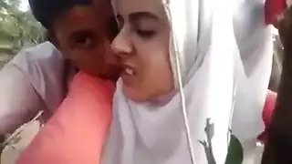 شاب مغربي مثير يقبل بشغف ويمارس الجنس العنيف